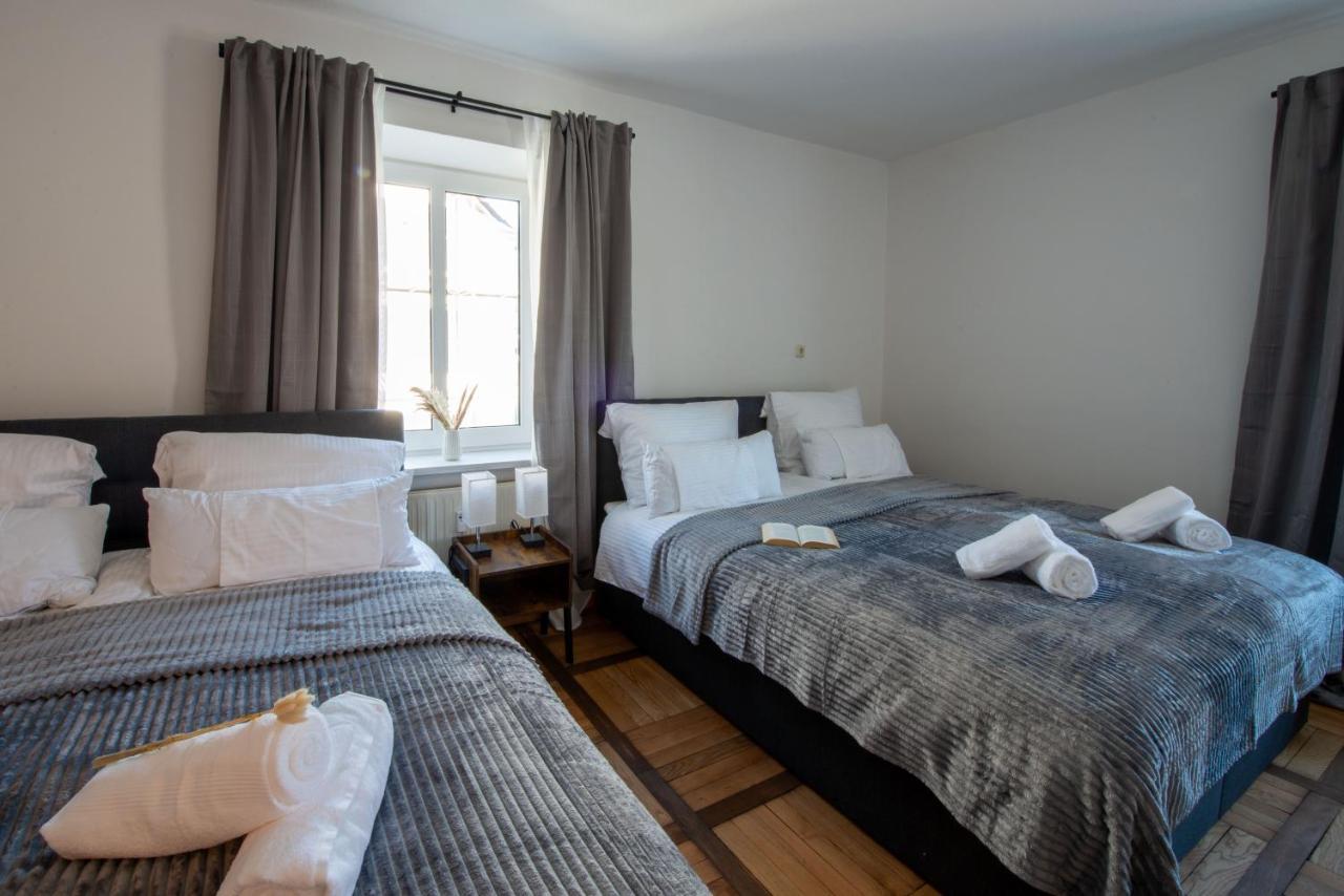 Bessa Homes 6 Personen 2 Schlafzimmer, 3 King Size, Betten, Balkon, Kueche Haag in Oberbayern المظهر الخارجي الصورة