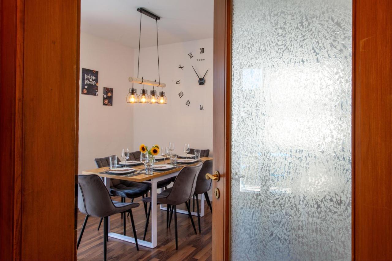 Bessa Homes 6 Personen 2 Schlafzimmer, 3 King Size, Betten, Balkon, Kueche Haag in Oberbayern المظهر الخارجي الصورة