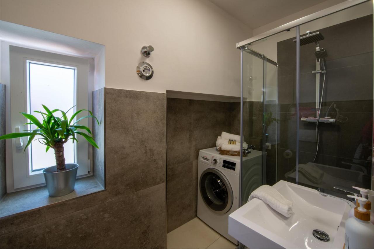 Bessa Homes 6 Personen 2 Schlafzimmer, 3 King Size, Betten, Balkon, Kueche Haag in Oberbayern المظهر الخارجي الصورة