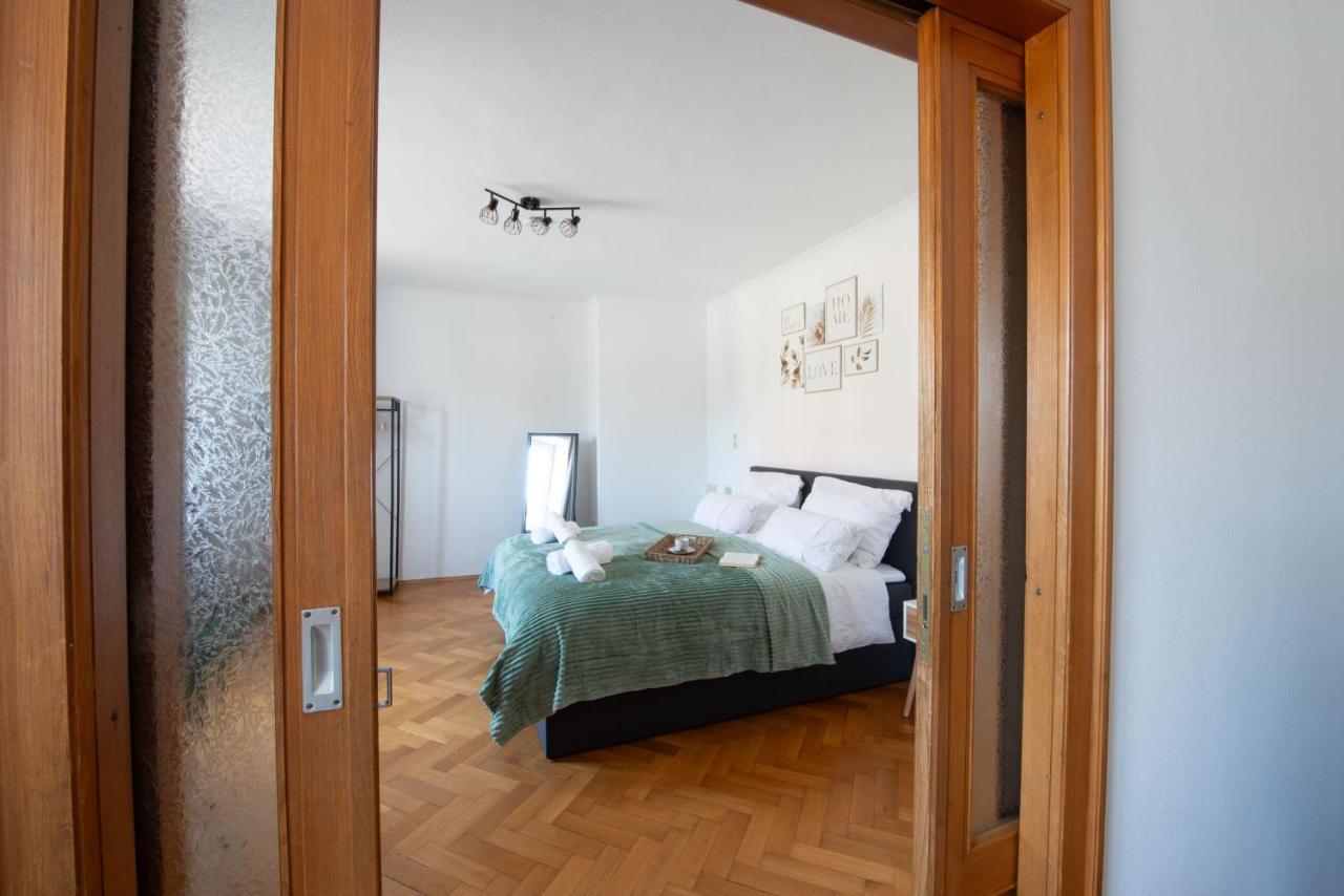 Bessa Homes 6 Personen 2 Schlafzimmer, 3 King Size, Betten, Balkon, Kueche Haag in Oberbayern المظهر الخارجي الصورة