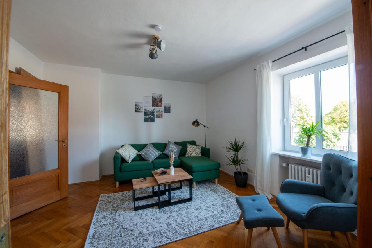 Bessa Homes 6 Personen 2 Schlafzimmer, 3 King Size, Betten, Balkon, Kueche Haag in Oberbayern المظهر الخارجي الصورة