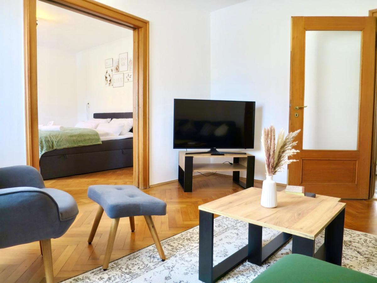 Bessa Homes 6 Personen 2 Schlafzimmer, 3 King Size, Betten, Balkon, Kueche Haag in Oberbayern المظهر الخارجي الصورة